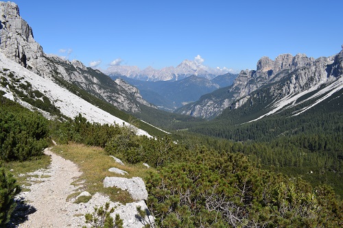 Heading gently down towards Rifugio Pramperet