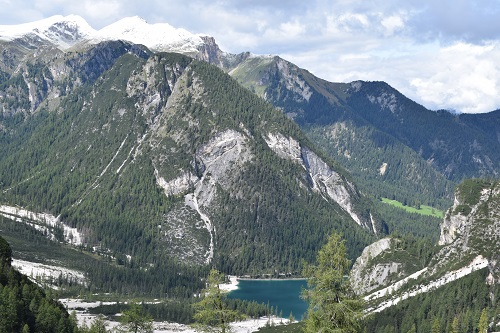 Looking back towards the Lago di Braies