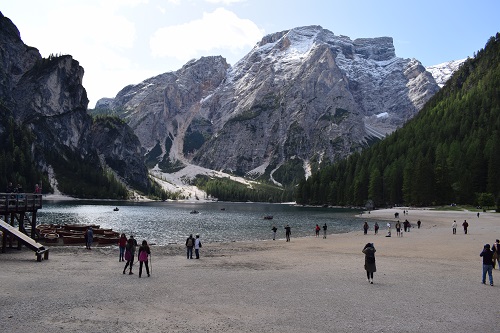 The pretty, but very popular Lago di Braies
