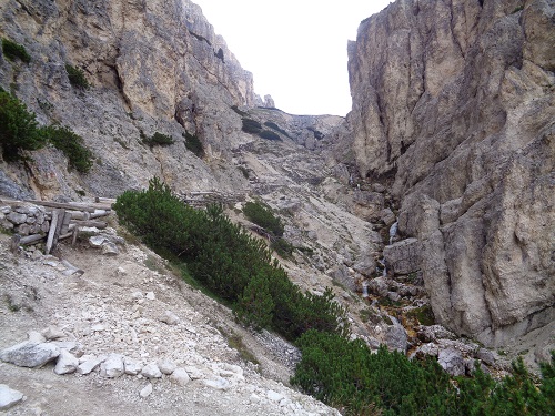 It would be a steep start to the day from the Rifugio