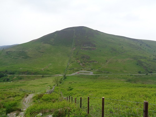 Heading down to start the climb up Moel Arthur