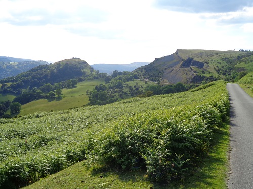 Walking along the road towards Castle Dinas Bran and Trevor Rocks