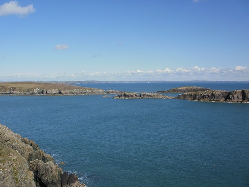 Blue sky and breathtaking views on the Pembrokeshire Coast Path