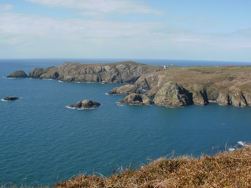 Getting near to the Youth Hostel at Pwll Deri