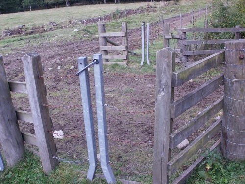 An example of some of the horrible metal gates through farmland between Cromdale and Ballindalloch