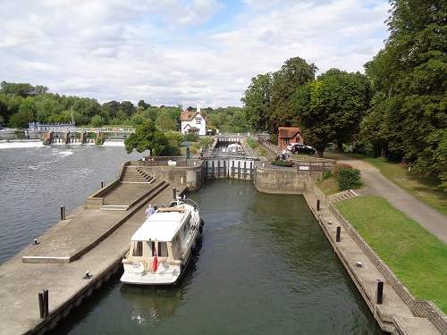Goring Lock on the River Thames