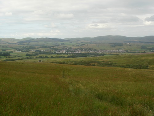 The long but gentle grassy descent to Sanquhar