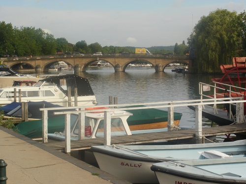 Looking back towards Henley Bridge