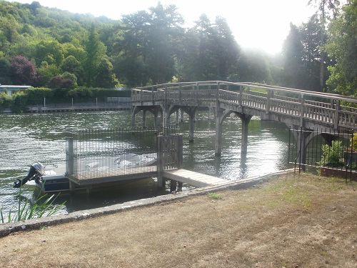 Lower Marsh Lock walkway from Mill Meadows