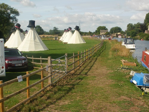 The pub campsite before Radcot Bridge