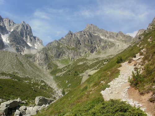 Heading up the trail to the Fenetre D'Arpette