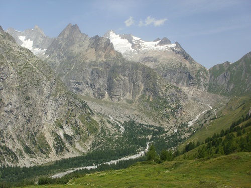 Heading along the TMB towards the Glacier de Pre de Bar